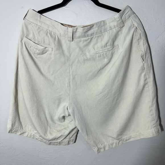 Tommy Bahama Silk Shorts Men's 34 Ivory 9" Inseam Chino Golf - Picture 2 of 3